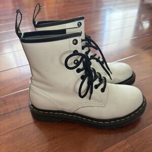Dr. Martens Combat Boots 1460 Smooth White Leather Lace Up Women's Sz 8 Plz See